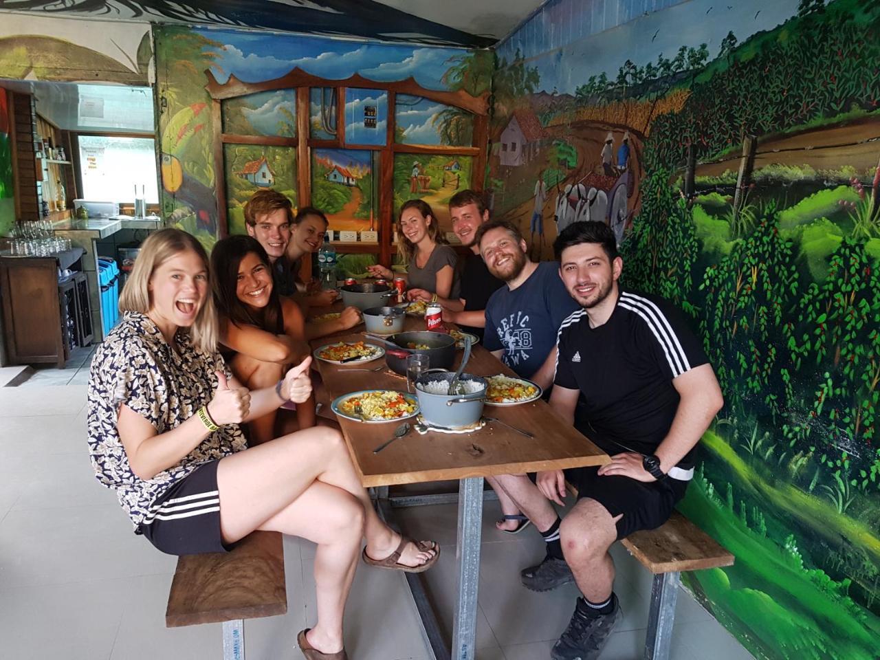 Hostel Monteverde Backpackers Exteriör bild